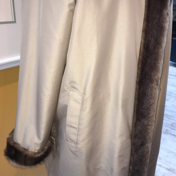 Gorgeous Cally Do REVERSIBLE Coat - Picture 10 of 13